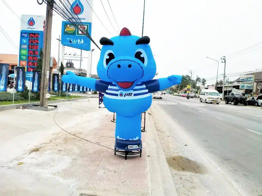 ตุ๊กตาโบกสั่งผลิตพิเศษ ผลงานติดตั้งจริงโดย BalloonWork 1
